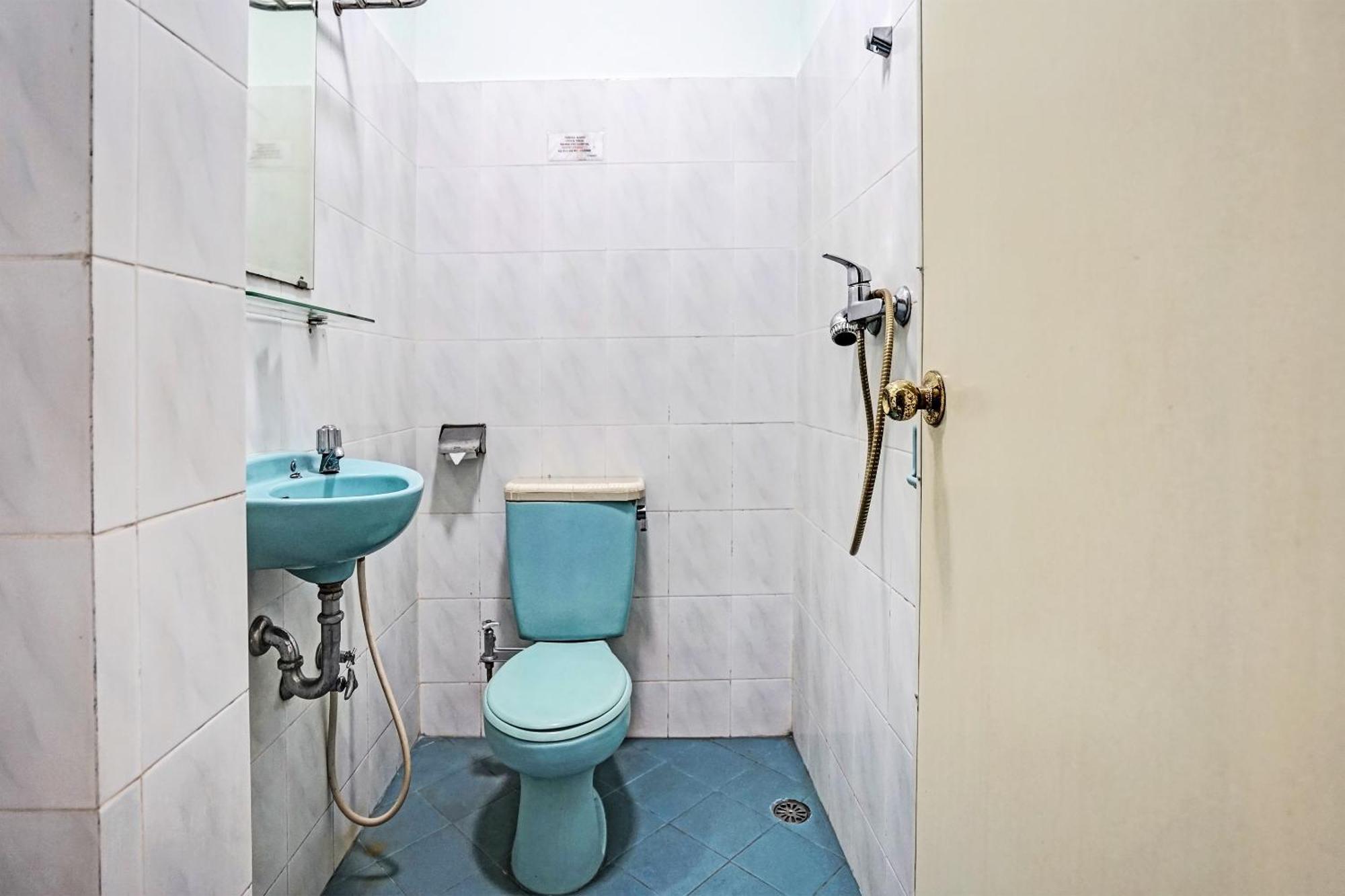 Super Oyo 91805 Hotel Wisma Bari Palembang Exterior photo