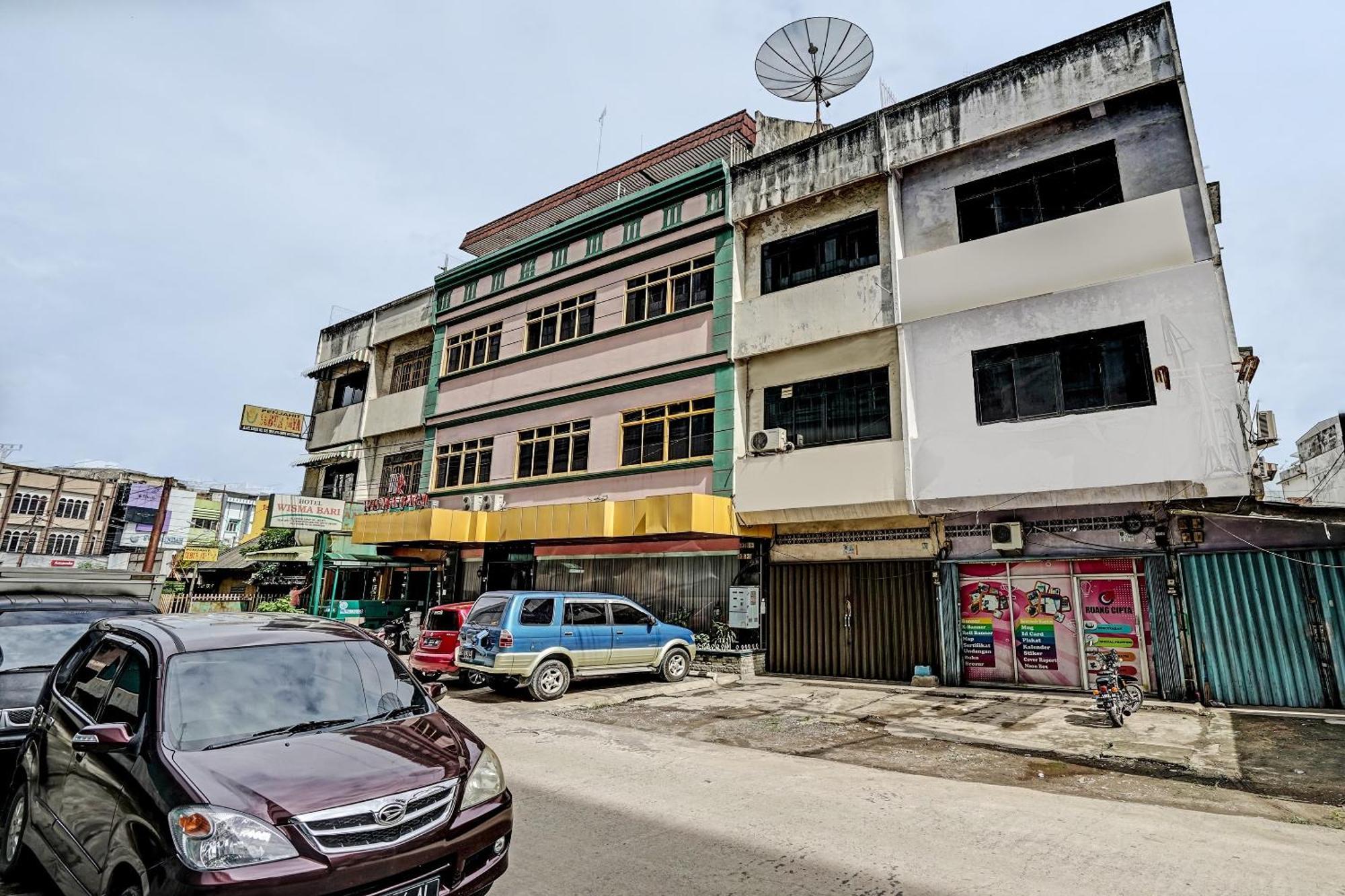 Super Oyo 91805 Hotel Wisma Bari Palembang Exterior photo