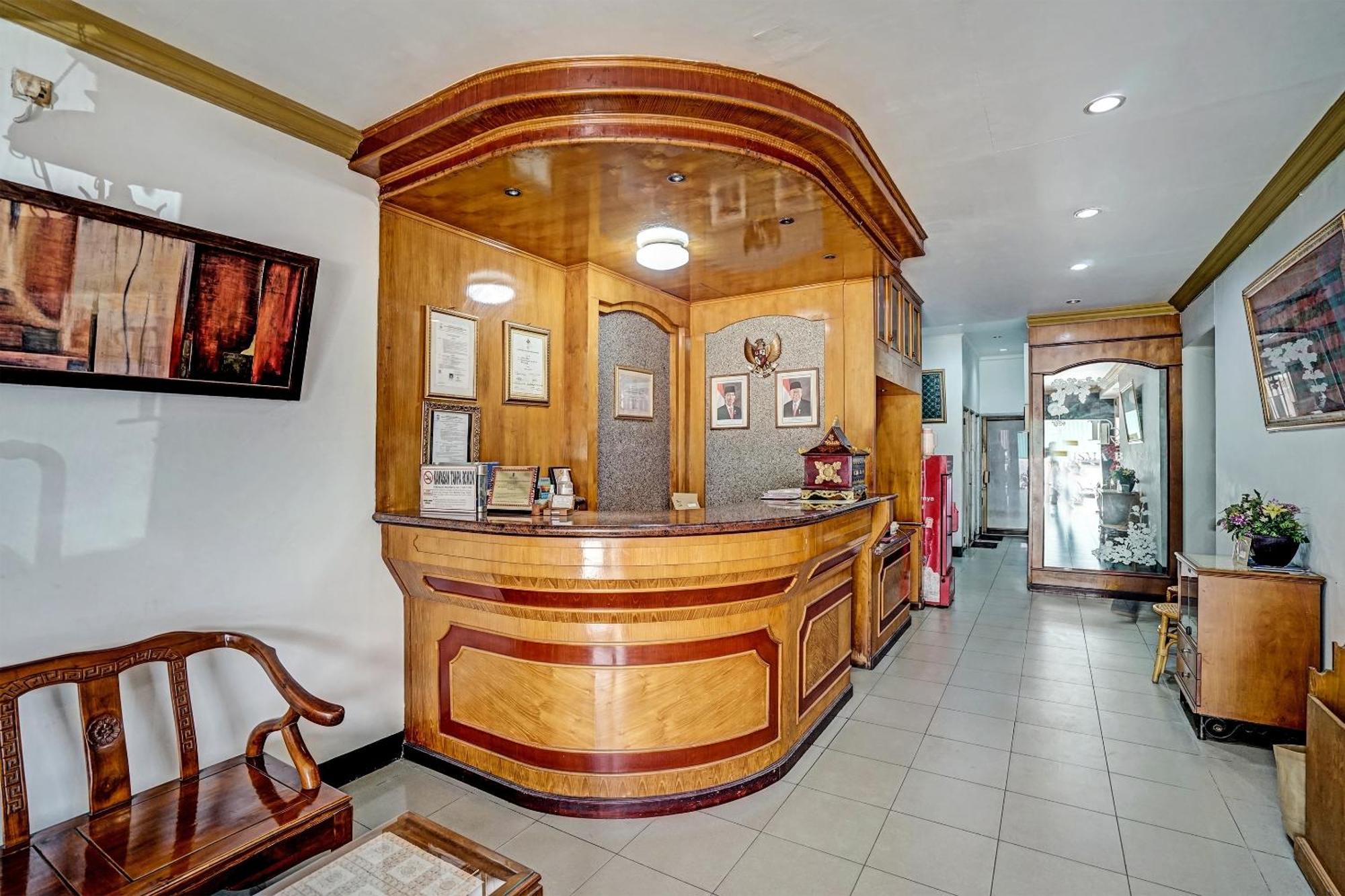 Super Oyo 91805 Hotel Wisma Bari Palembang Exterior photo